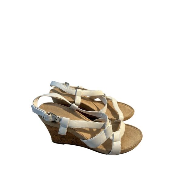 A2 Aerosoles Plush White wedges 9m (small mark) - Picture 1 of 11